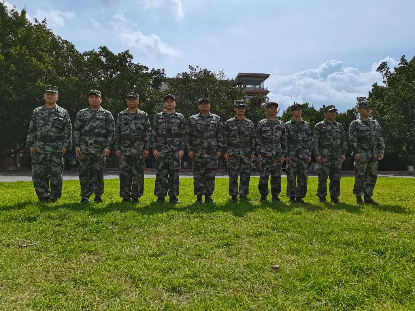 廣州電纜致敬(jìng)軍魂(hún)|你守萬裏江山,我護萬家燈火 廣州電纜致敬軍魂|你守萬裏江山,我護萬家燈火